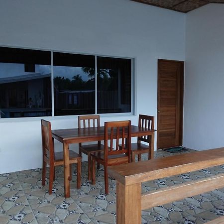 Badi'S Place Moalboal Esterno foto