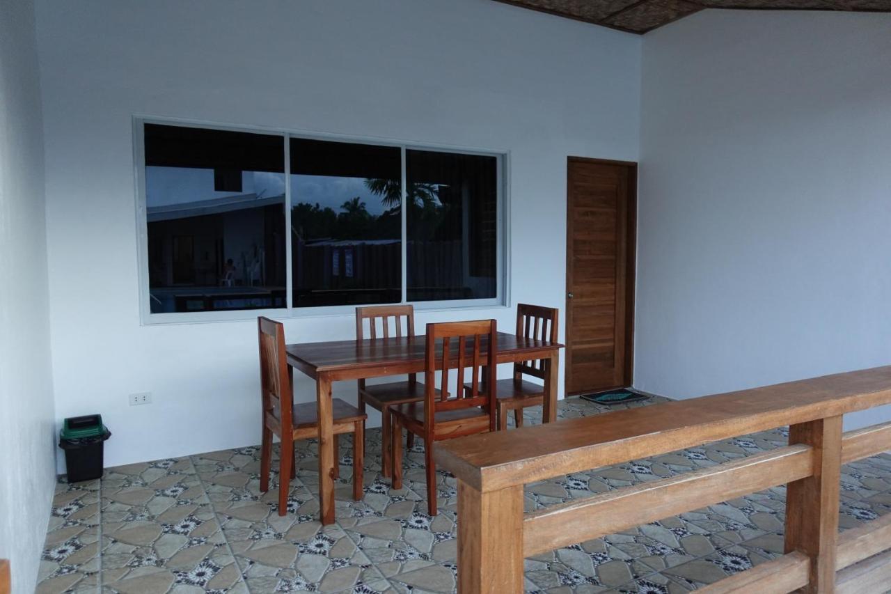 Badi'S Place Moalboal Esterno foto