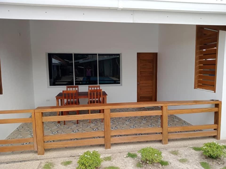 Badi'S Place Moalboal Esterno foto