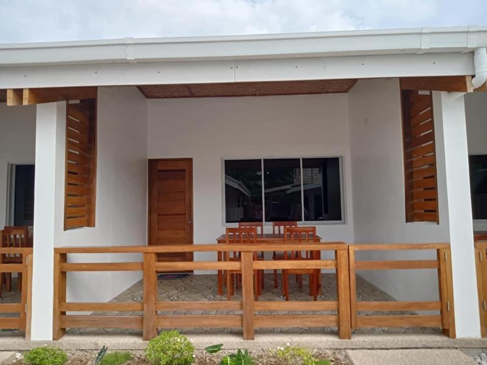 Badi'S Place Moalboal Esterno foto